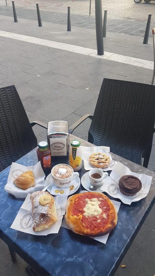 Queen Medina Centro Storico Naples Exterior photo